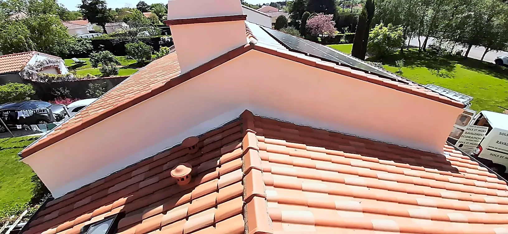 Ravalement et mise en peinture d’un pignon de maison, par ARTIdékor